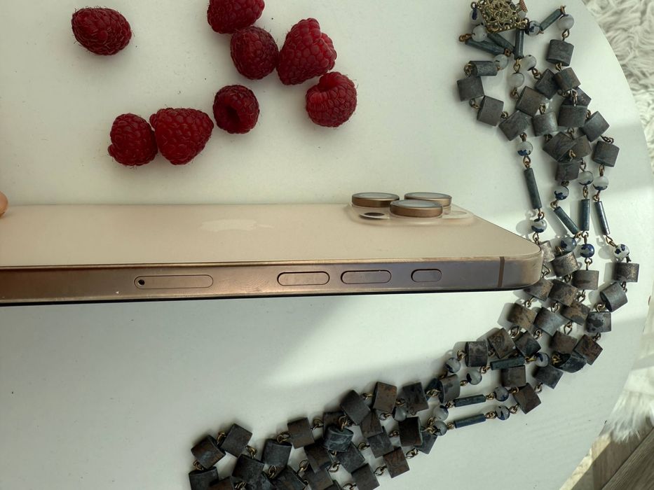 Iphone 16 pro 128 93%