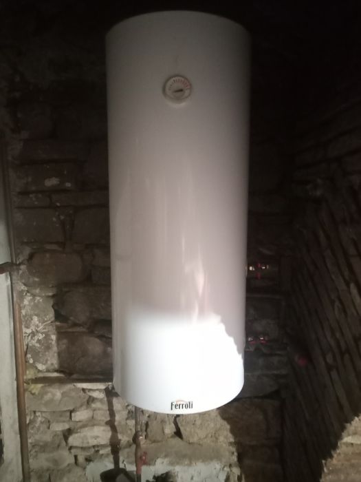 Vând Boiler Ferroli cap 100litri