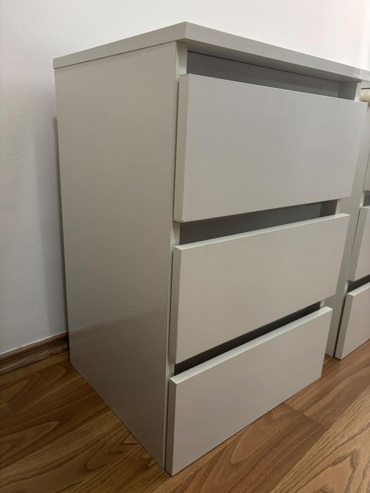 Noptiere albe Ikea