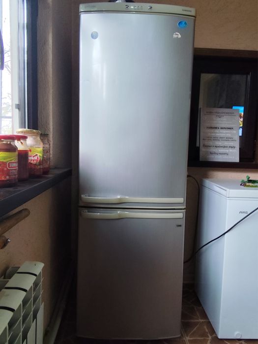 Холодильник б/у рабочий