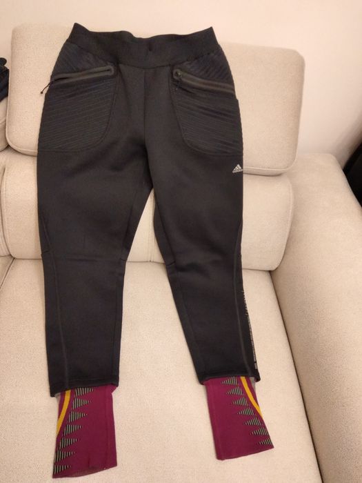 Pantaloni Adidas- măr. S