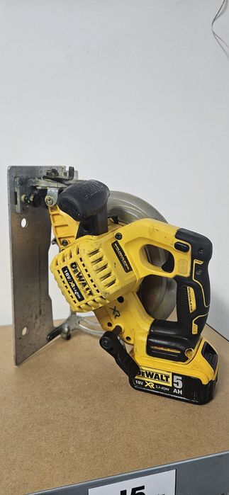 Circular profesional Dewalt Dcs 570