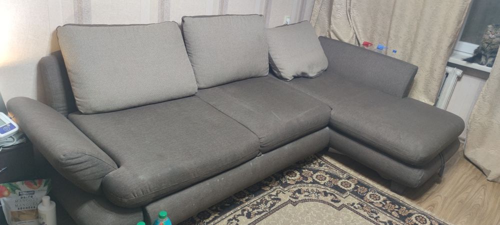 Диван угловой и кресло