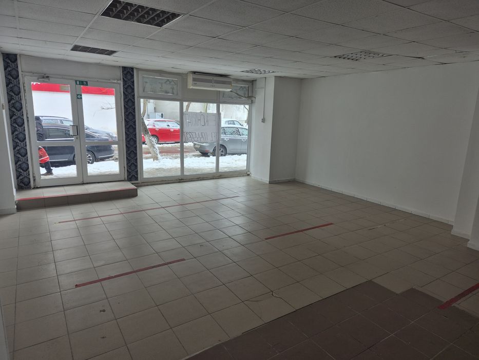 Închiriez spațiu comercial
