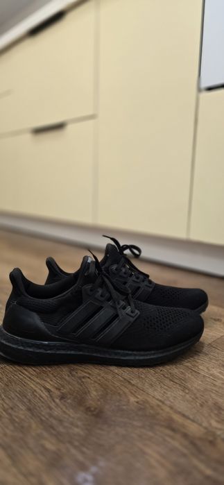 Кроссовки Adidas
