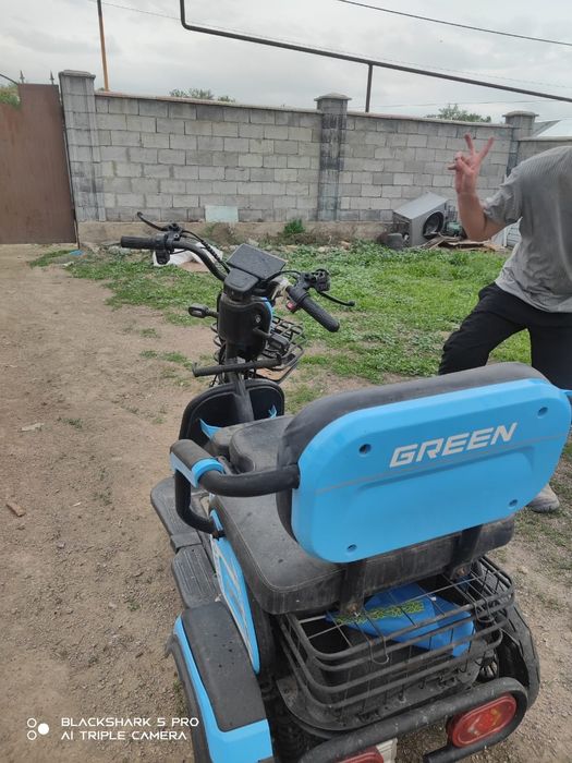 Трицикл скутер а