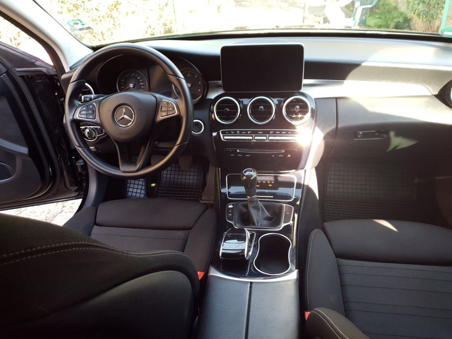 Продавам мерцедес 200с напълно обслужен