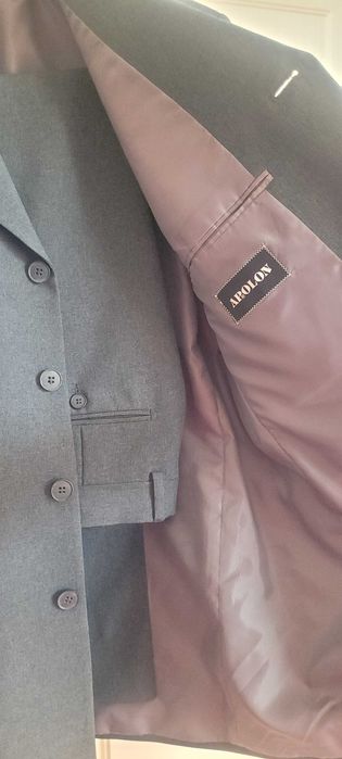 Нов официален костюм