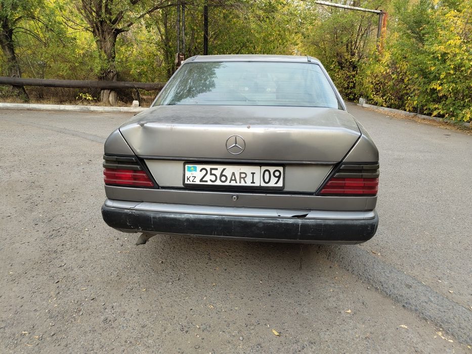 Продам машину  Мерседес 124