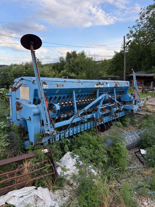 Vând Semănătoare păioase cu fertilizare Mecanica Ceahlau, an 2014
