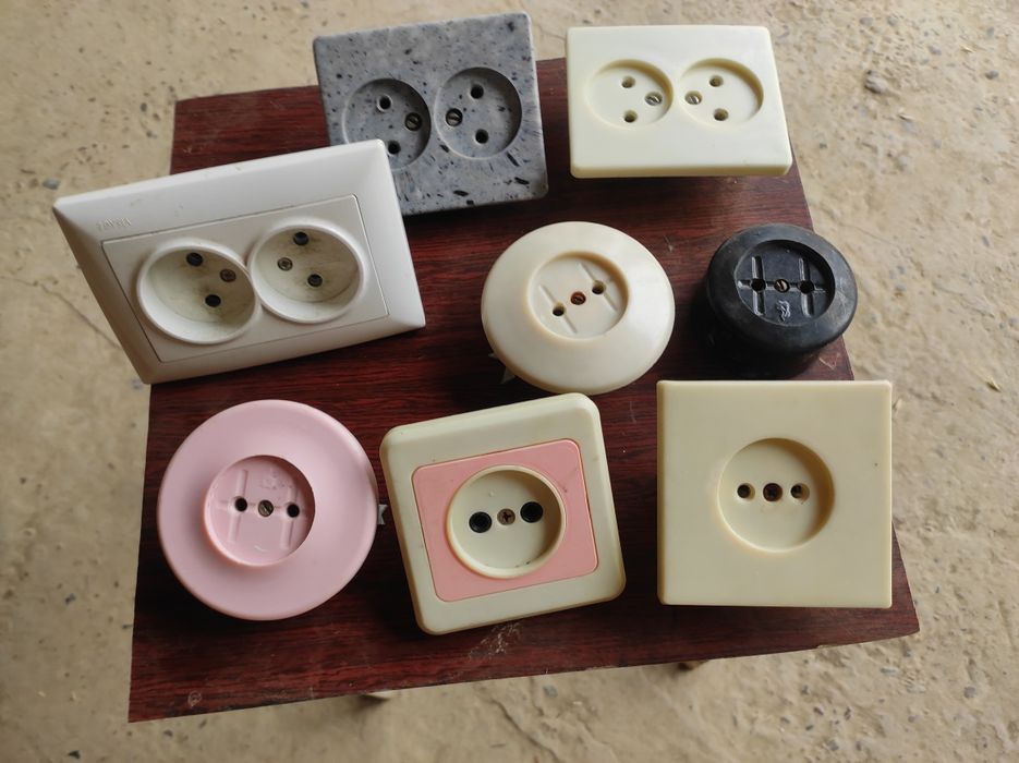 Выключатели и розетки