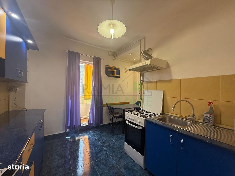 Apartament 3 camere decomandat cu 2 băi în Calea București