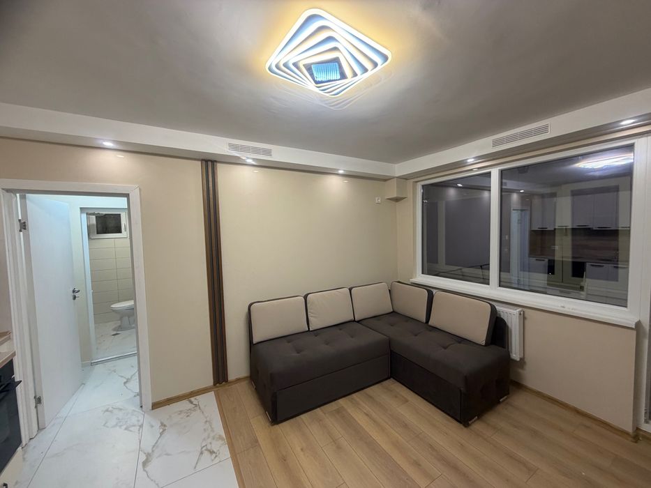 Ремонтиран и обзаведен тухлен 3 стаен апартамент