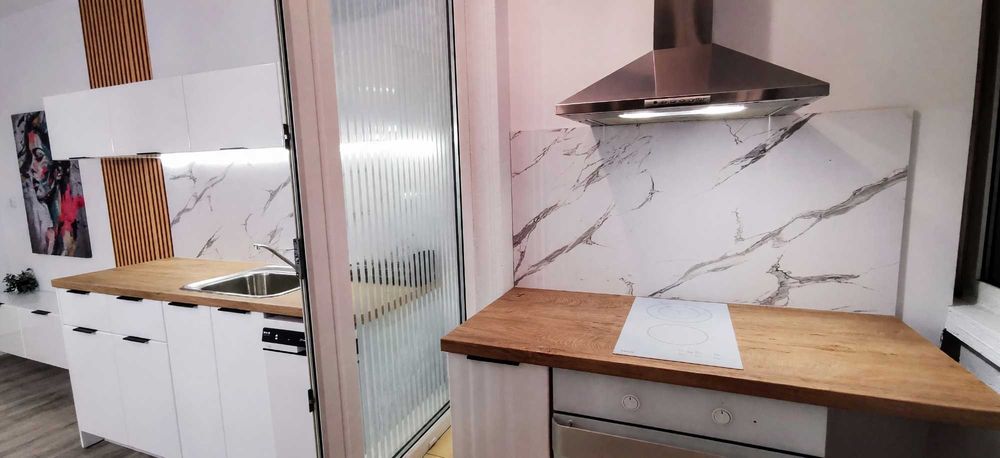 Дава се под наем Тристаен апартамент в Пловдив, Център - 90 кв.м за 700 € - Снимка #1