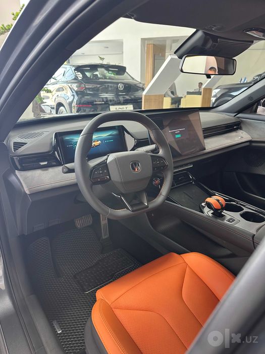 CHANGAN UNI-V 2 turbo (Changan roxat avtosalonida)