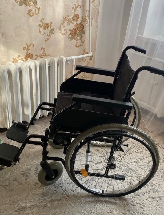 Коляска для инвалидов