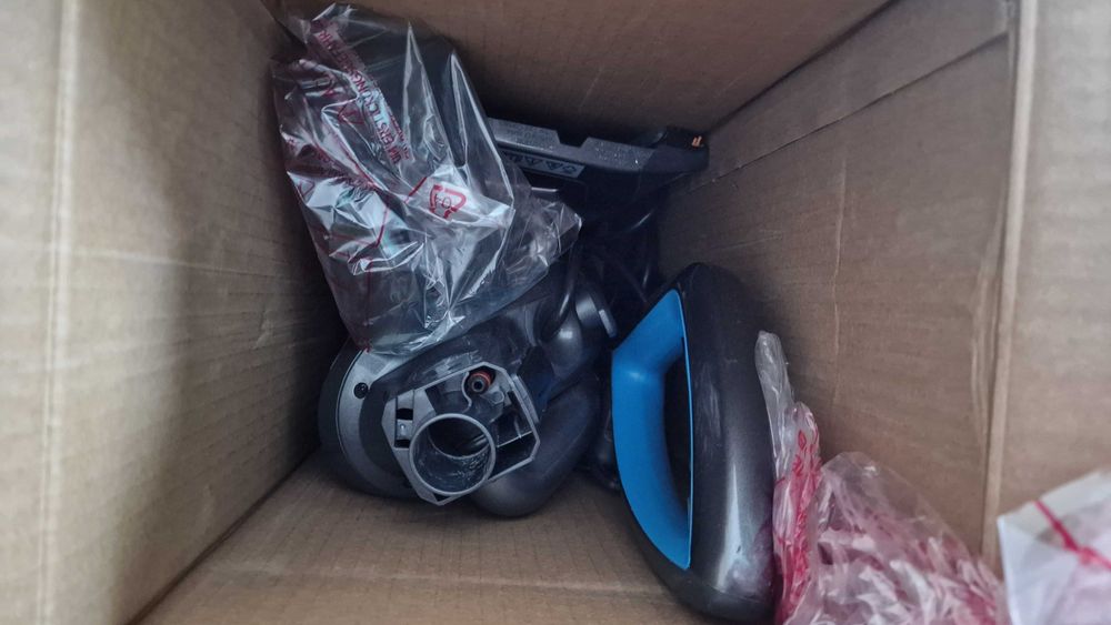 Bissell 1977N прахосмукачка с функция парочистачка, 1.35L, 1600W, син