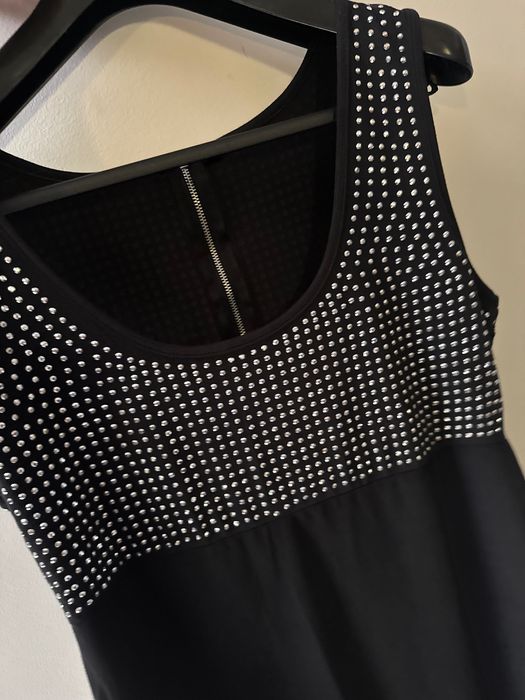 Луксозна пролетна рокличка черна със сребристи капсички красотаVIPстил