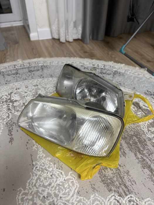 Продам оригинальные фары
