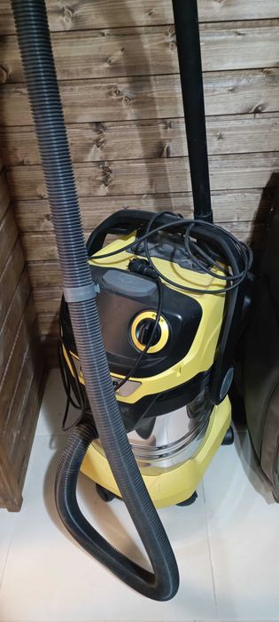 Прахосмукачката Karcher  WD 5 S V-25/5/22