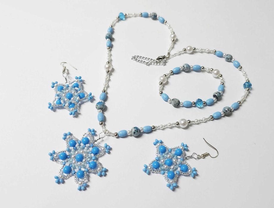 Set bijuterii albastru stelute si fulgi de nea, unicat din margele