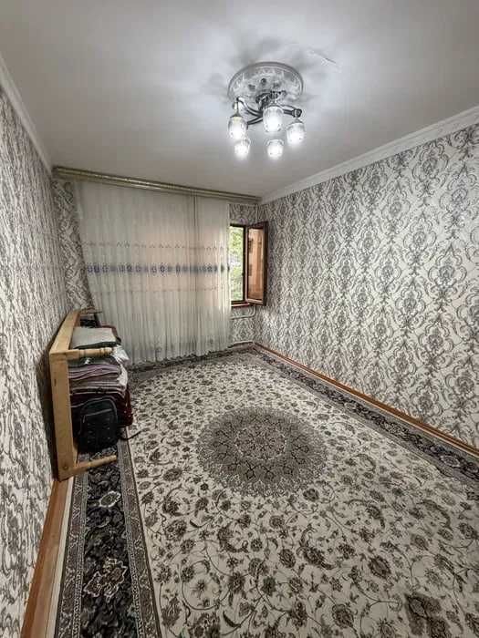 Юнусабад 13, 4/2/4 80м2 Не Торец  Ор-р: Ахмат дониш