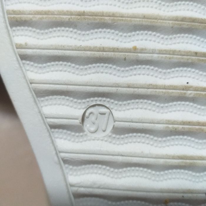 Vând pantofi sport damă