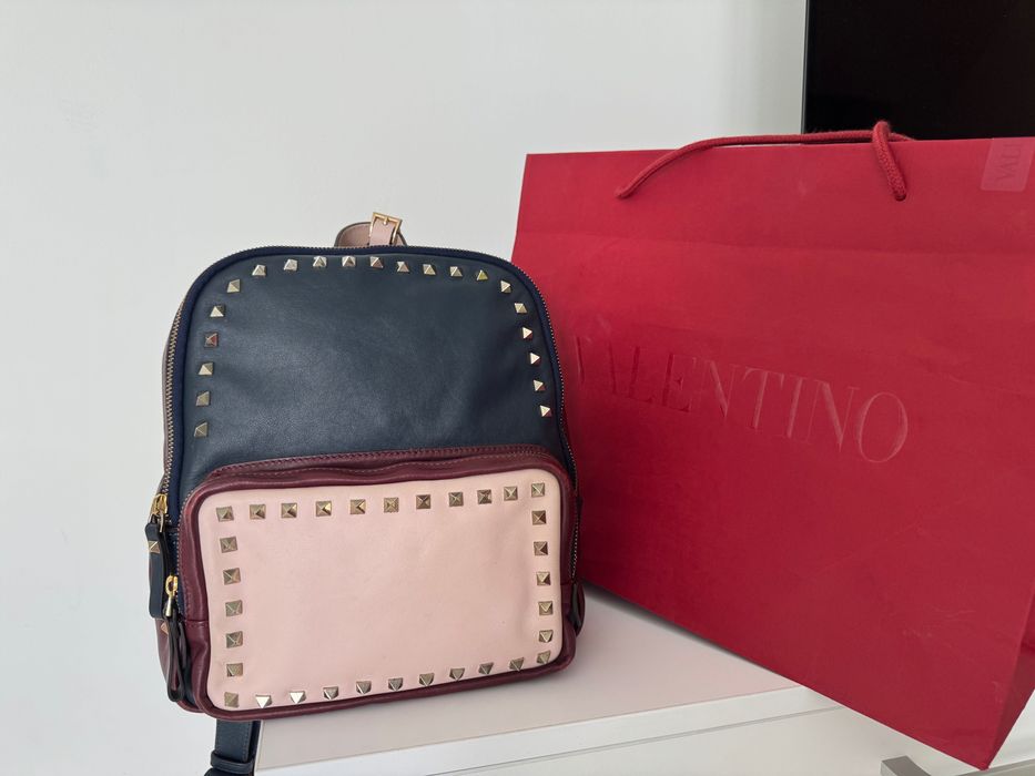 Valentino Garavani - Rockstud 100% естествена кожа раница