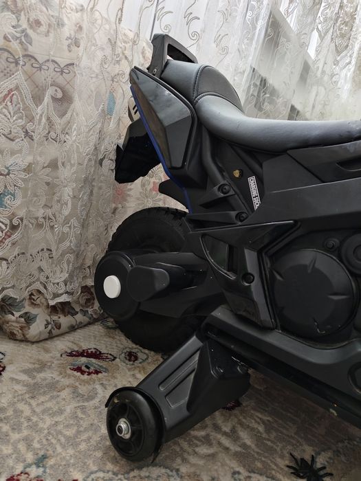 Мотоцикл и машинка