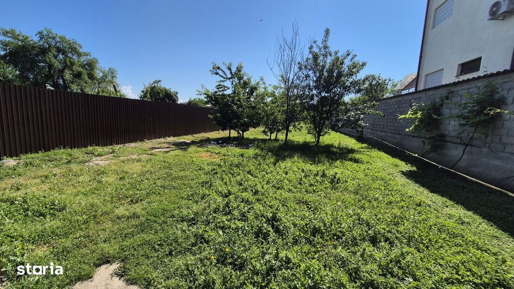 Vanzare teren intravilan imprejmuit – 1.221 mp – acces facil - str