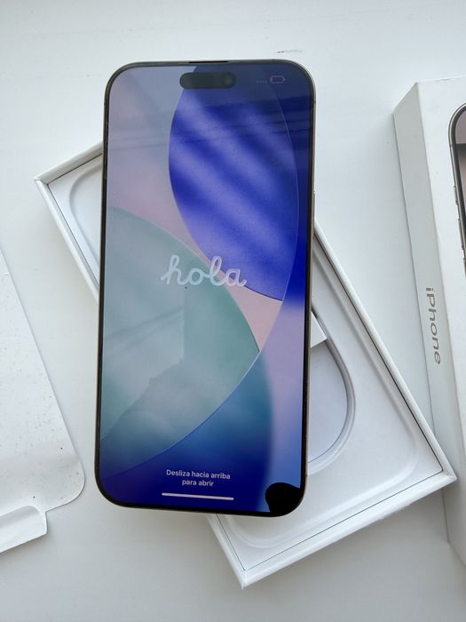 Продам iphone 16 pro max 256 gb. Золотистый