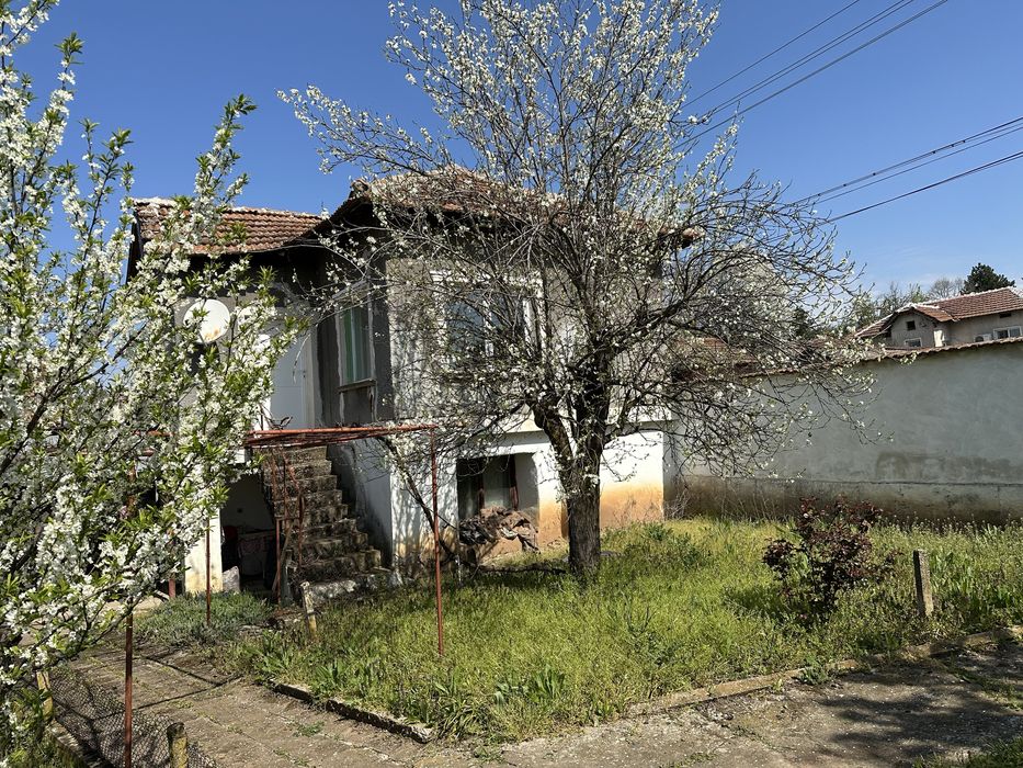 Къща в село Крапчене