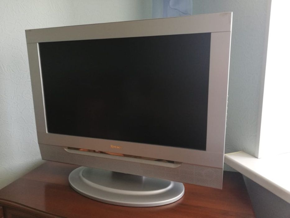 Широкоформатный ЖК телевизор