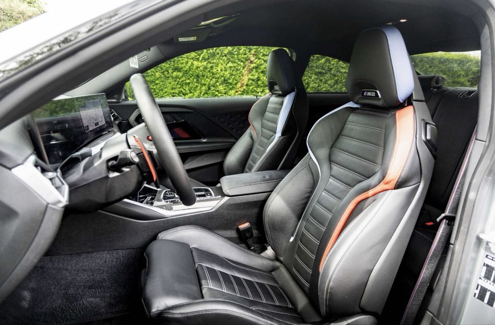 BMW M2 G87 под наем за фотосесии, реклами и видеоклипове