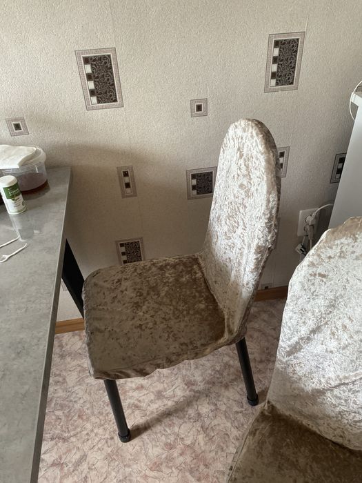 Продам стулья б/у, четыре штуки