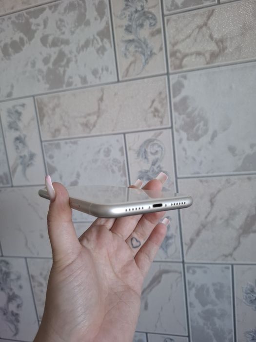 iPhone 1 1  128gb