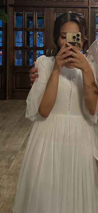 Продам белое нарядное платье