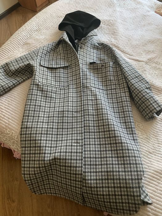 Пальто демисезонное с капюшоном