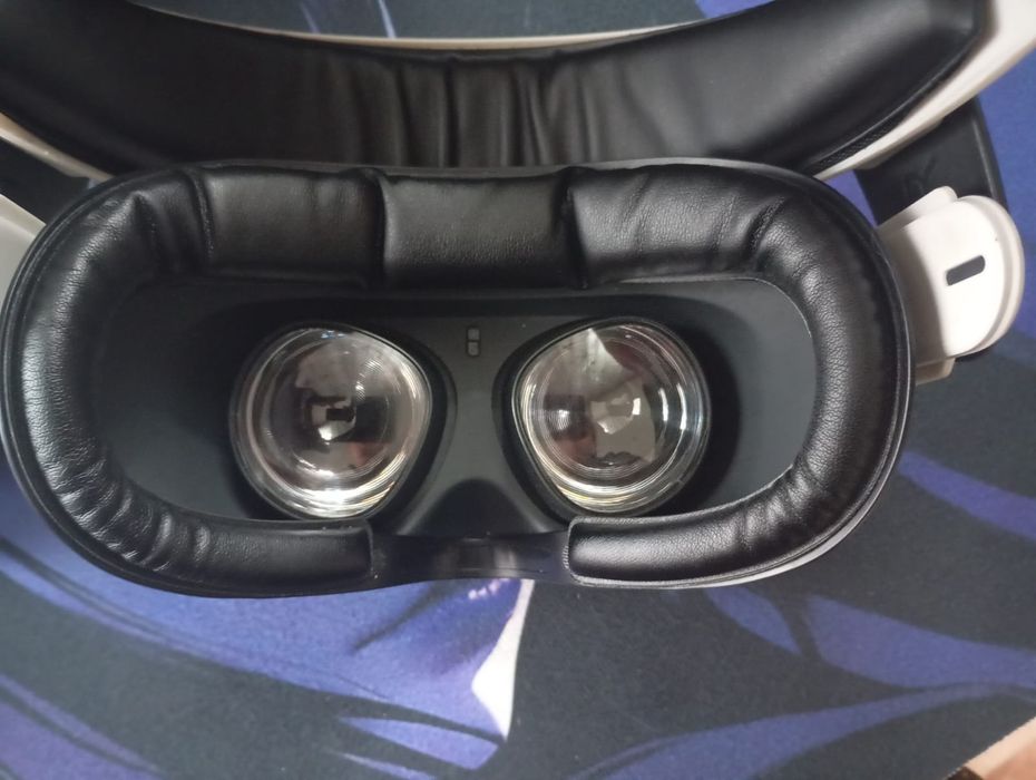 Продам vr очки oculus quest 2