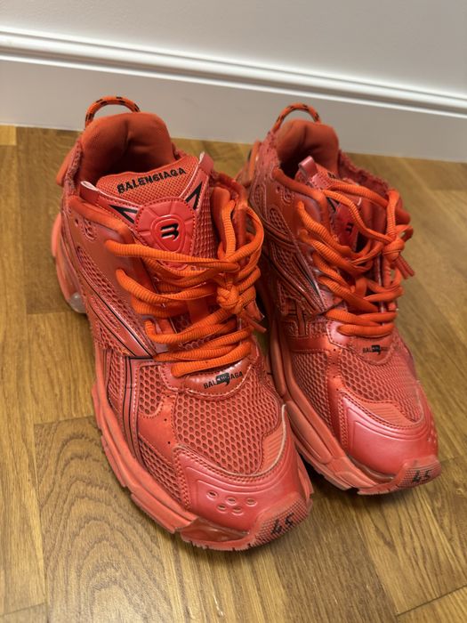 Balenciaga runner 45 red