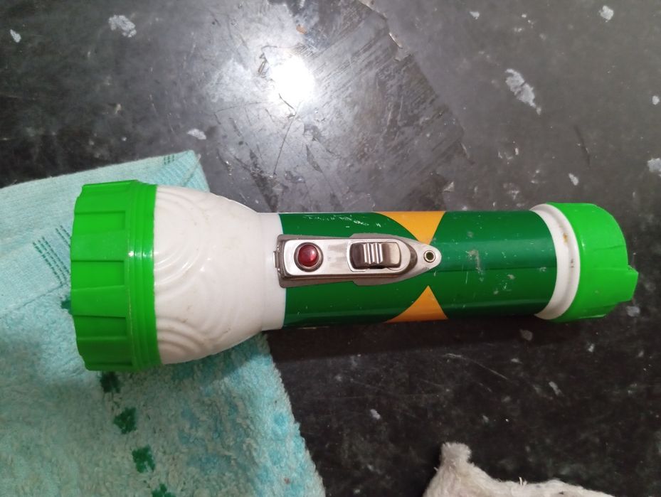 Фонарик на батарейках