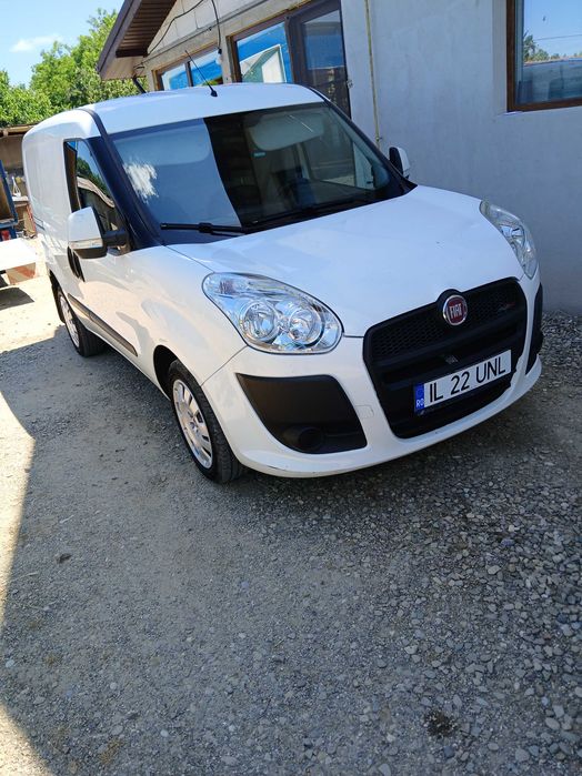 Vând Fiat doblo 1.3 multijet  diesel  2012  masina este foarte bine întreținută atât mecanic cat si estetic