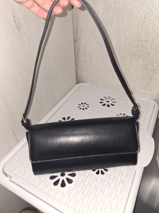 Сумочка кожанная, от бренда Манго