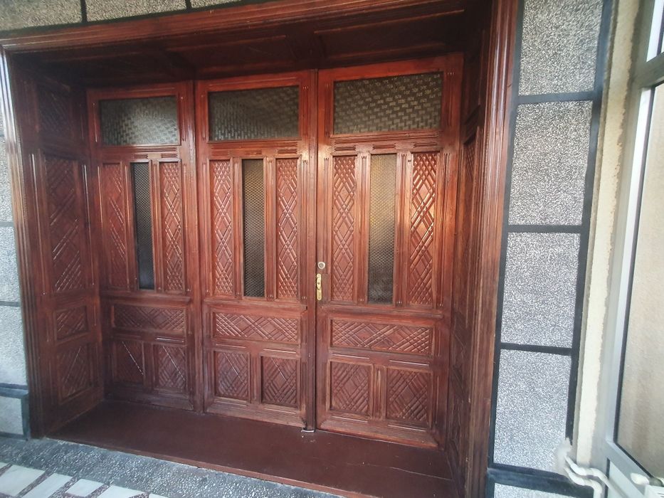 Vând Uși stil Banat