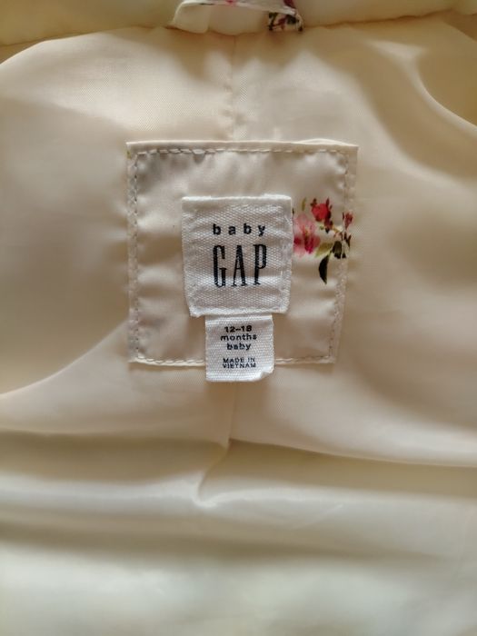 Жилетка малышке gap