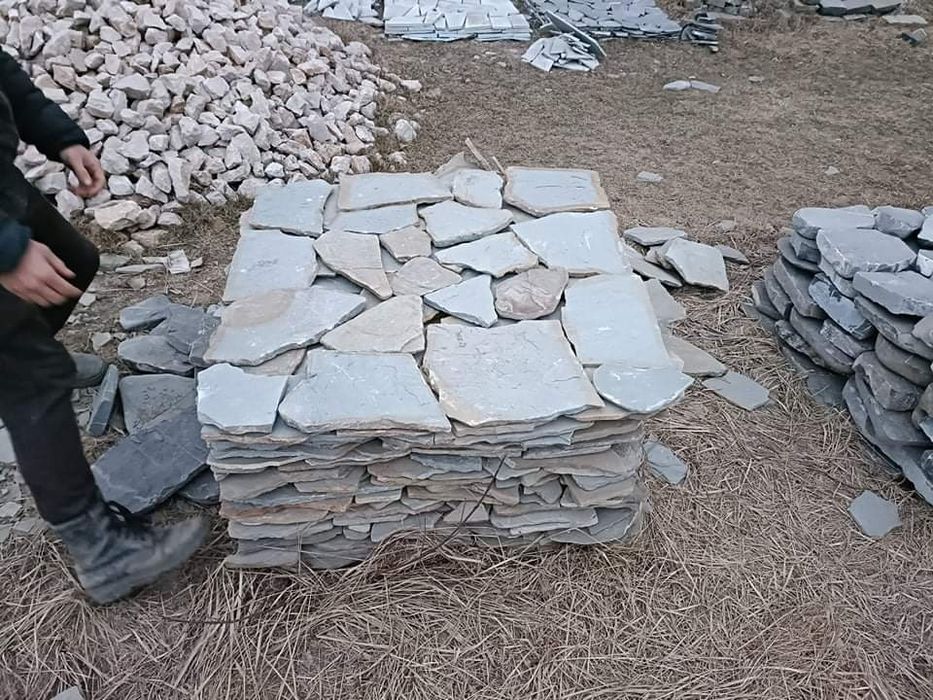 Piatră naturala, nuanță închisă, deschisa!!!