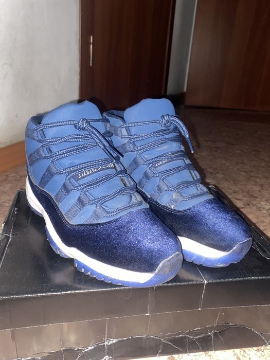 Продам кроссовки air jordan 11