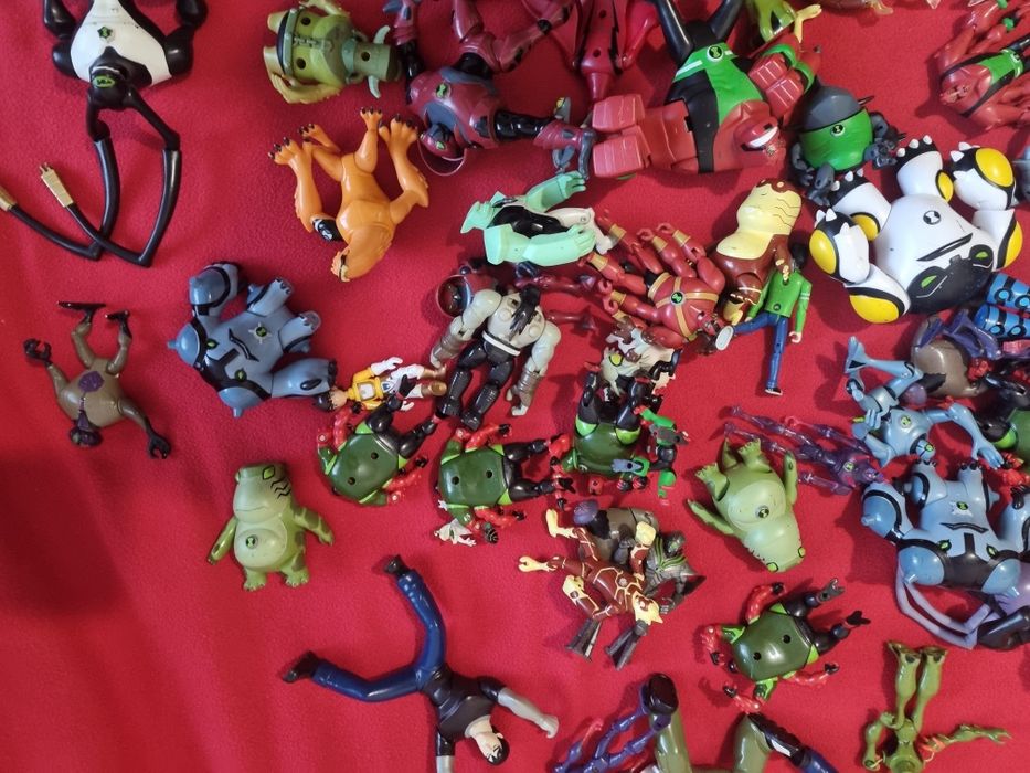 figurine ceasuri ben 10 colectie etc  iasi