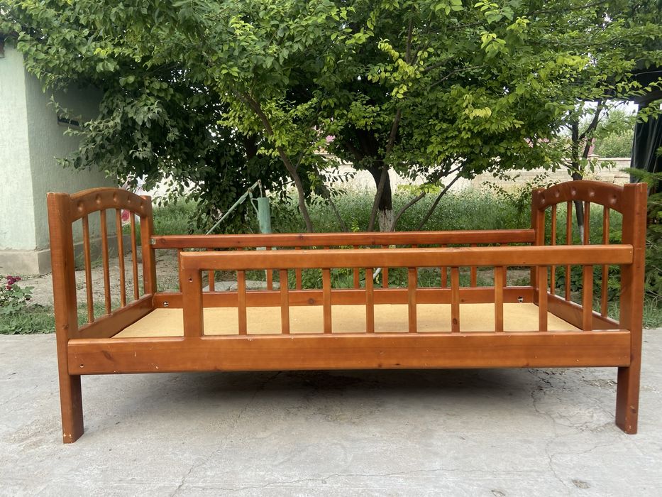 Деревянный кроват 2 шт