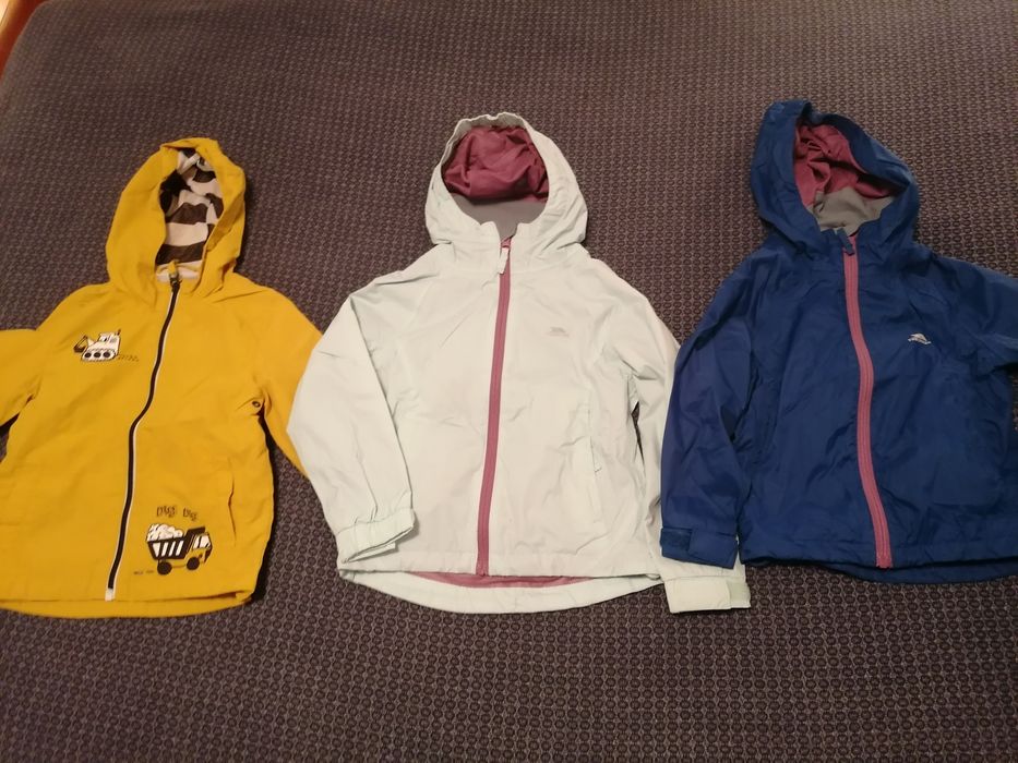 Продавам използвани детски дрешки. На марките Next, George и др.